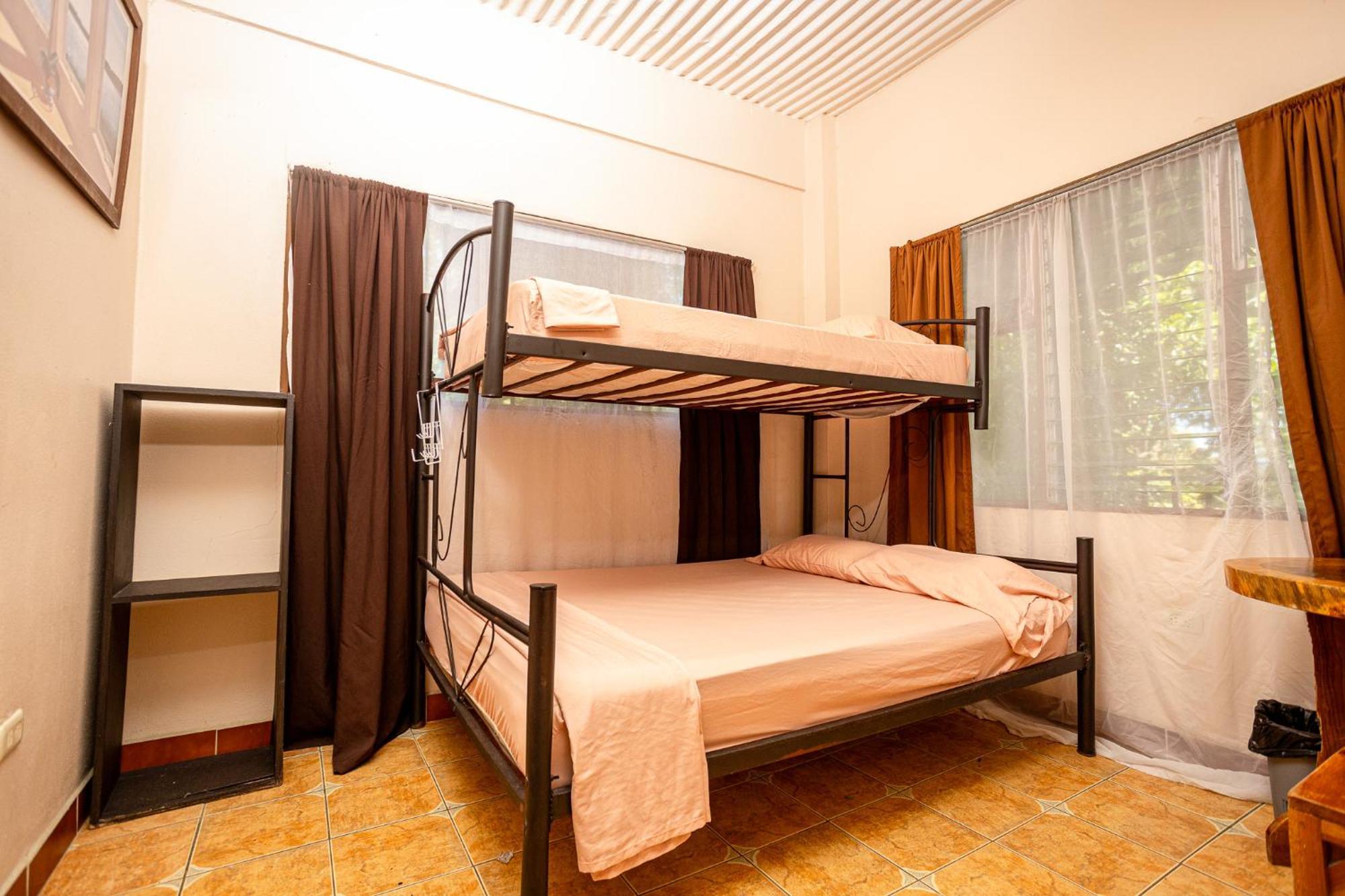 Manuel Antonio Hostel Zewnętrze zdjęcie